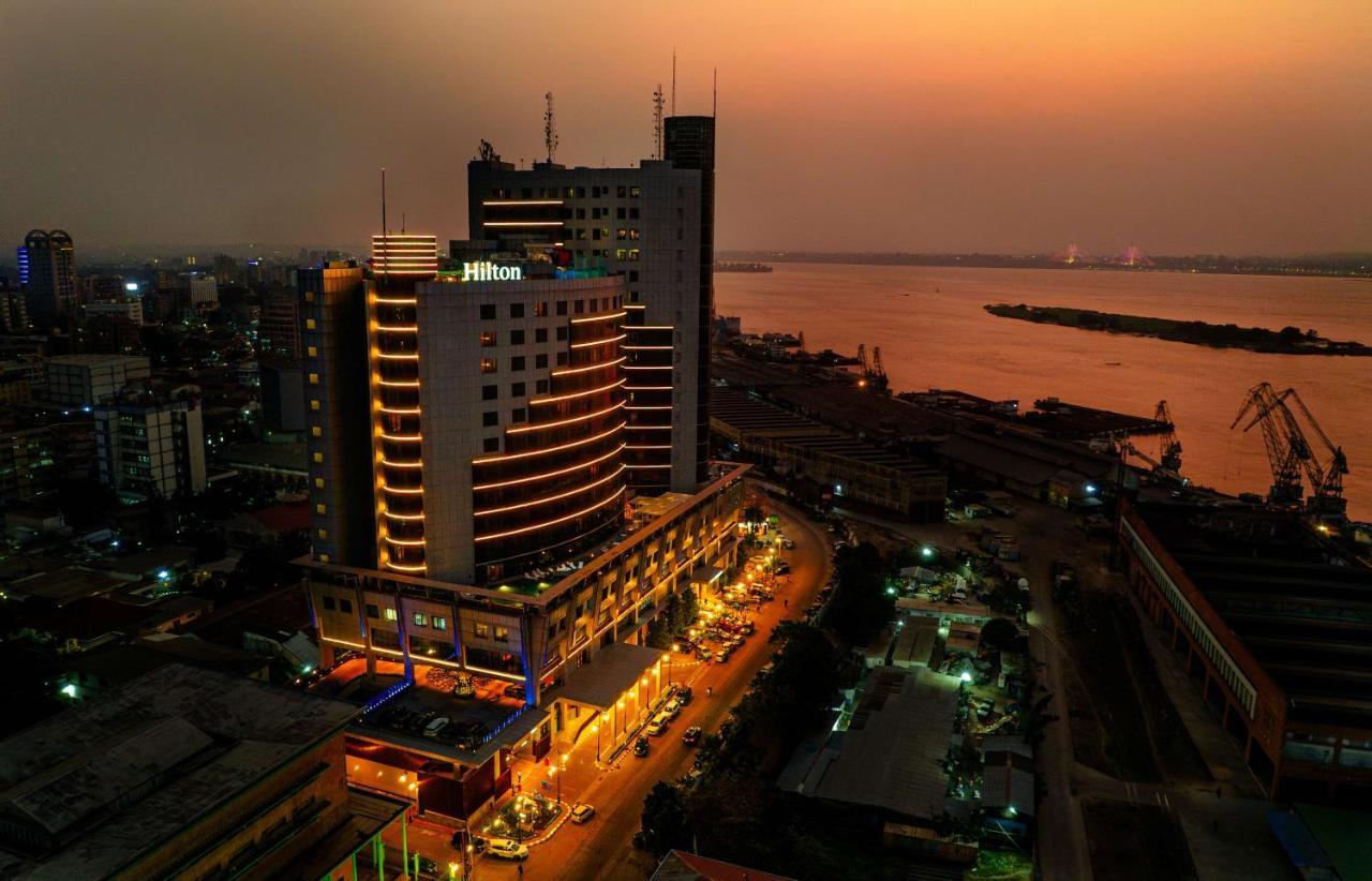 Hilton Kinshasa Hotell Eksteriør bilde