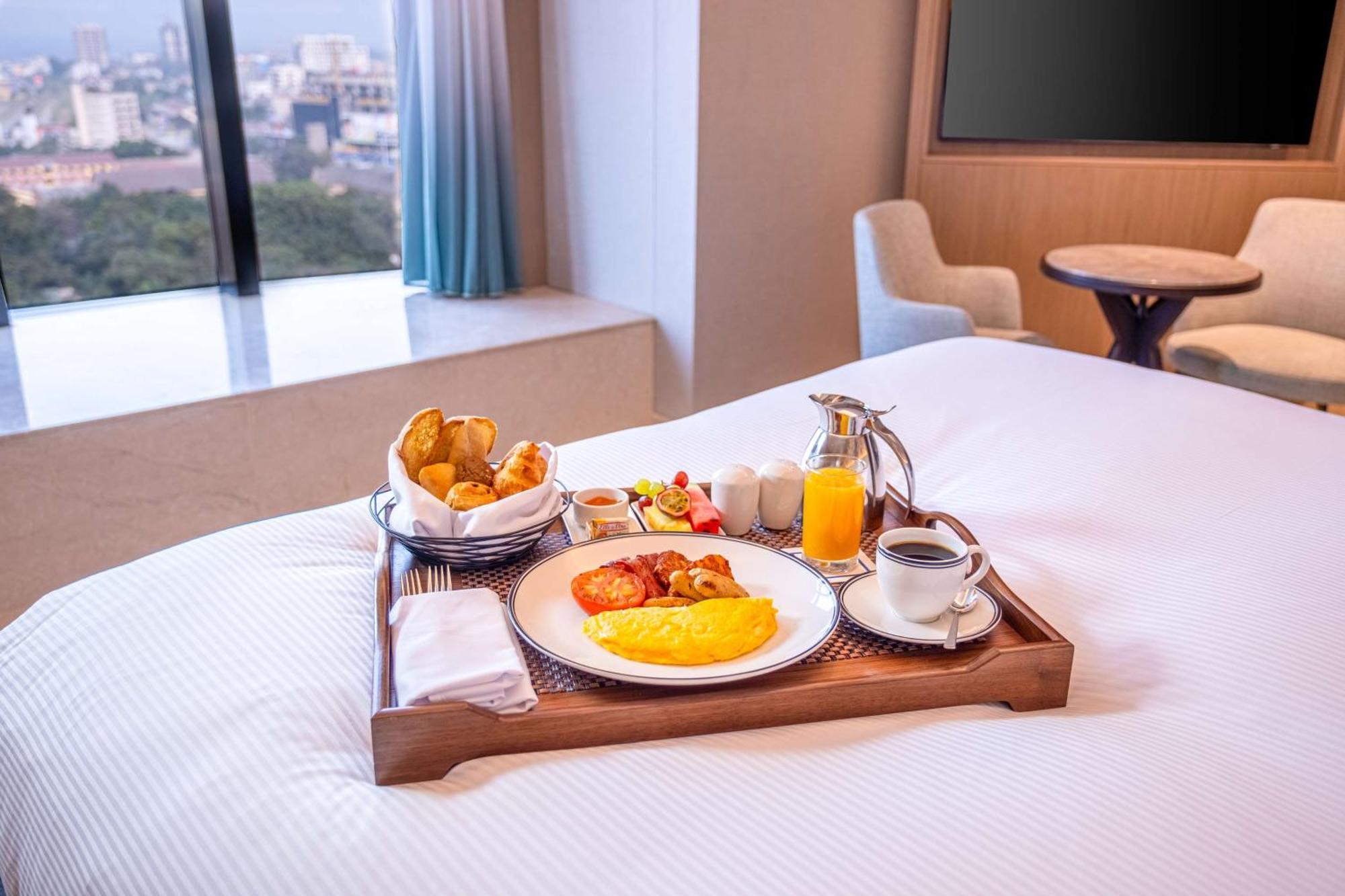 Hilton Kinshasa Hotell Eksteriør bilde