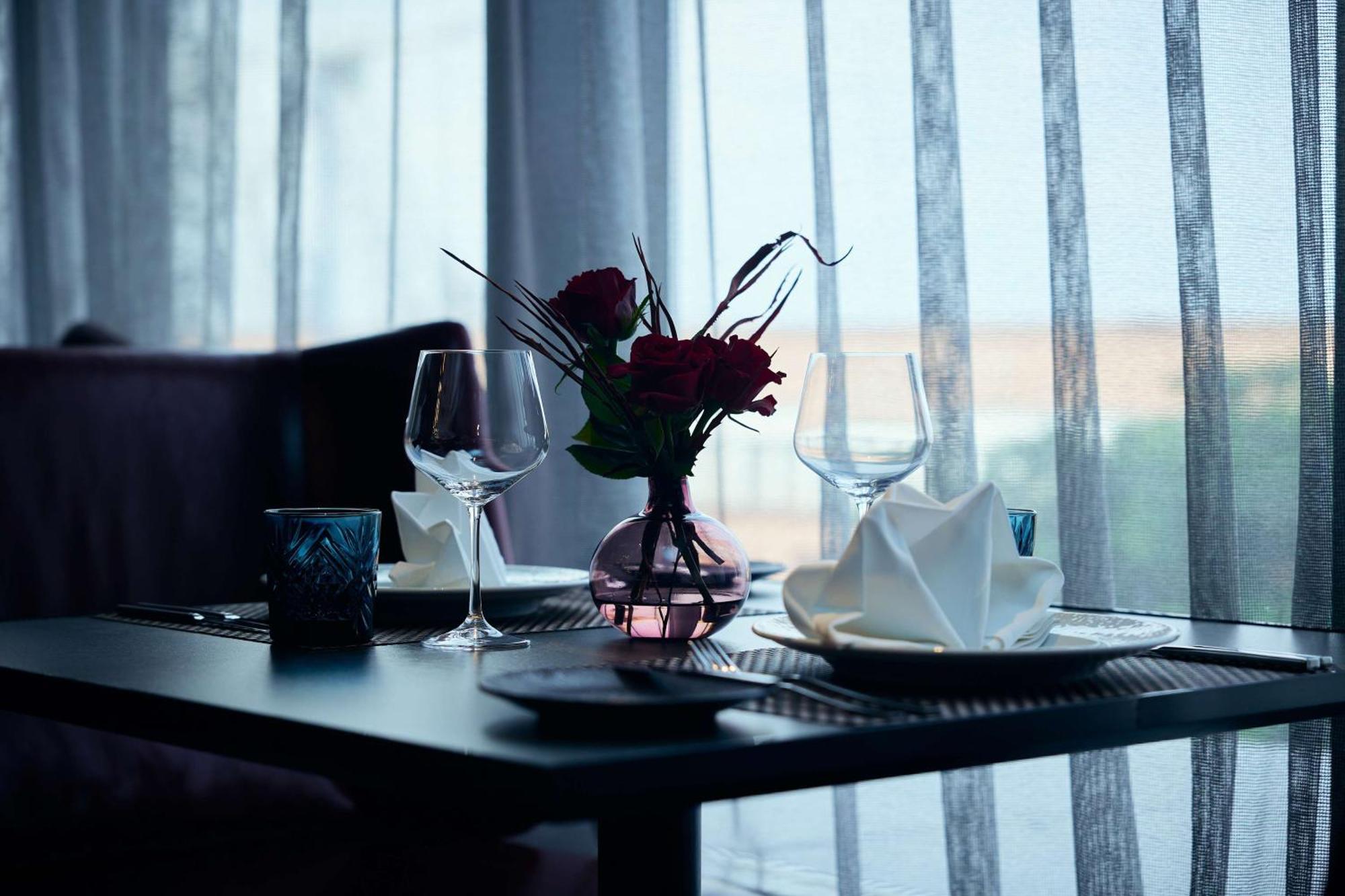 Hilton Kinshasa Hotell Eksteriør bilde