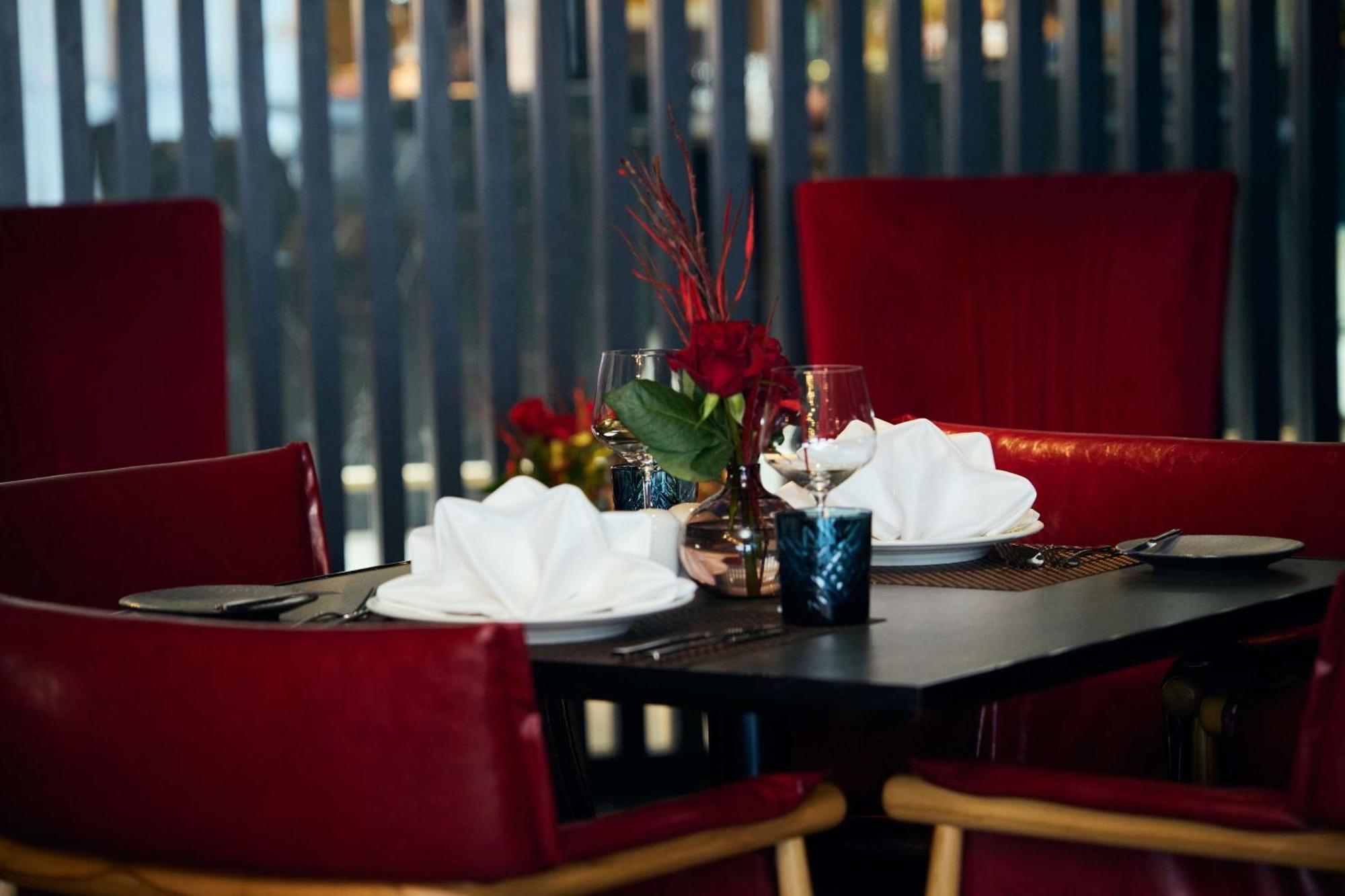 Hilton Kinshasa Hotell Eksteriør bilde